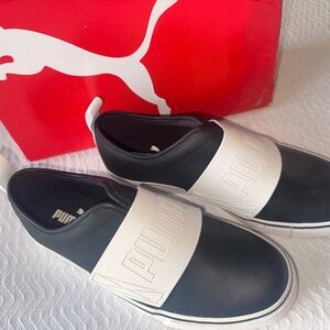 Puma Men's Black and White Sneakers